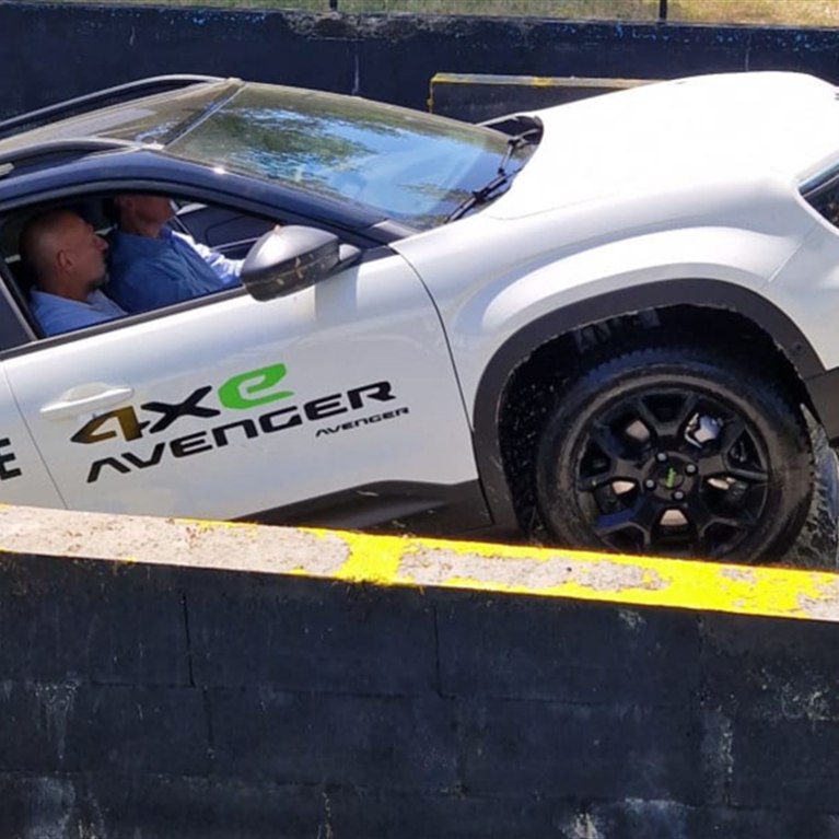 GO4 Academy jeep elettrica in test drive